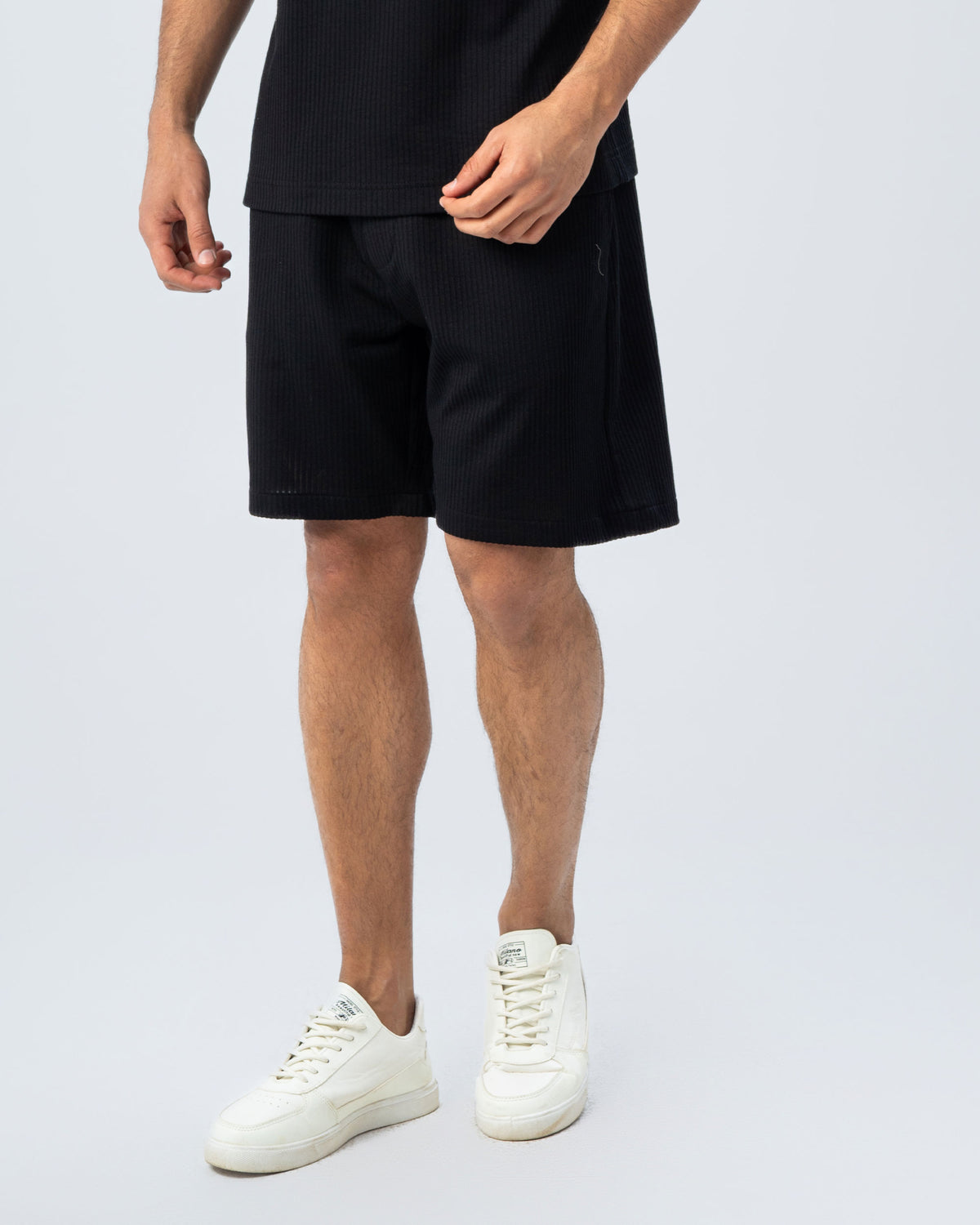 TEXTURED JOGGER SHORTS