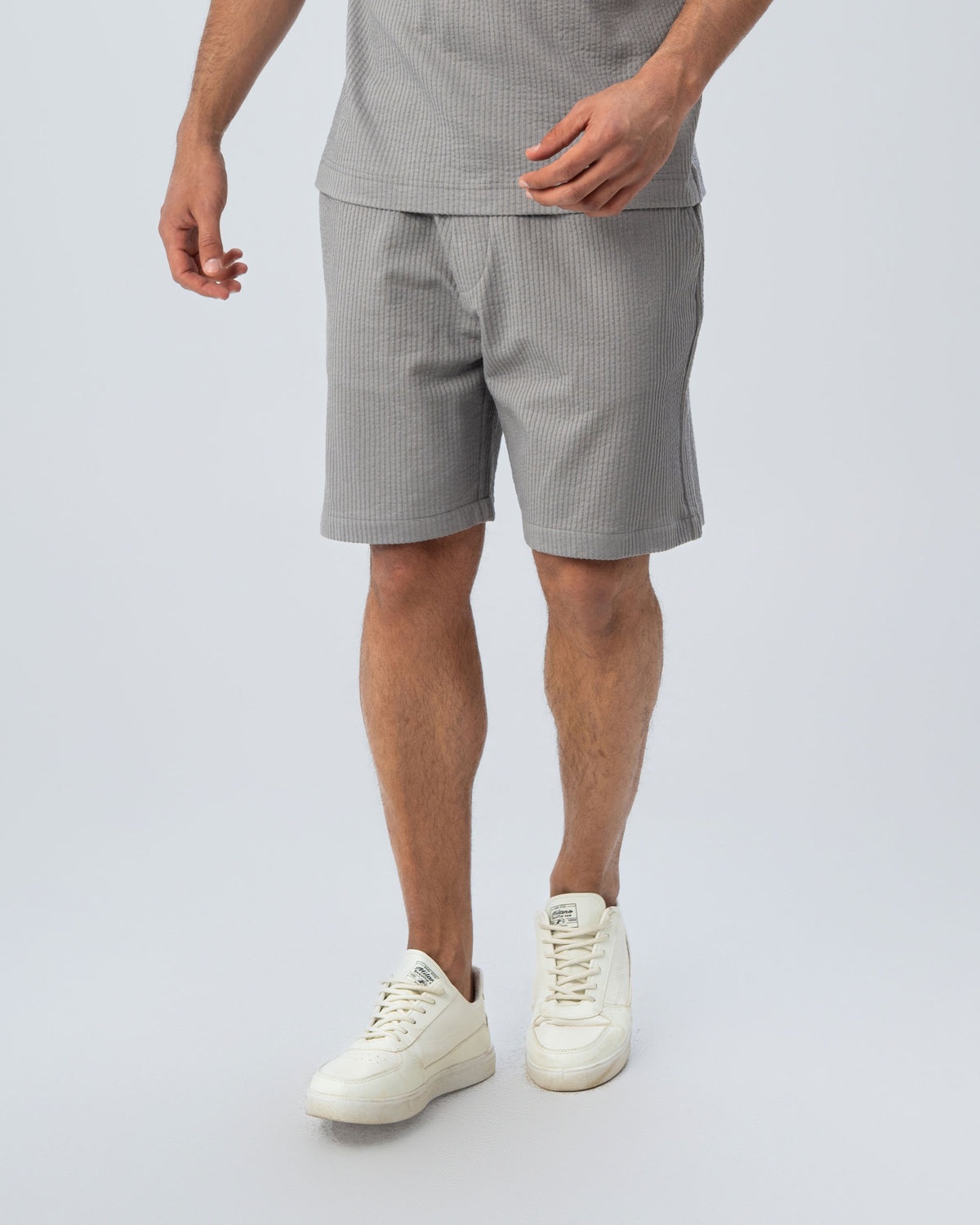 TEXTURED JOGGER SHORTS