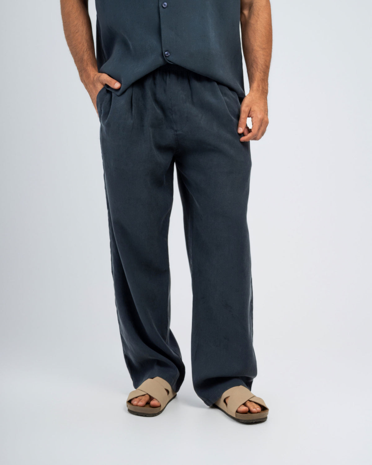 RELAXED FIT FLOWING TROUSERS