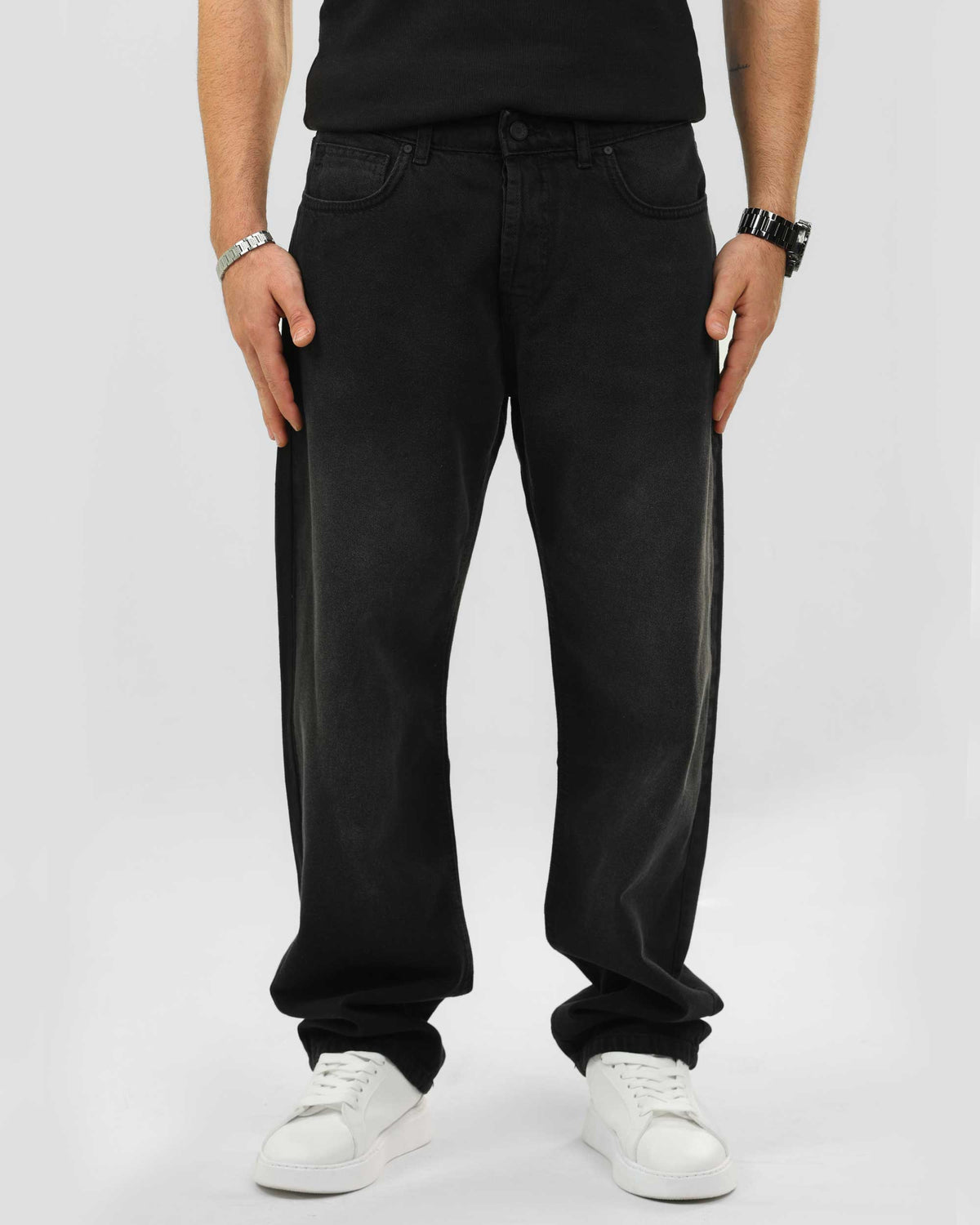 Wahsed Loose Fit Jeans